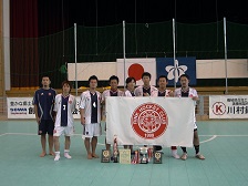 優勝カップと